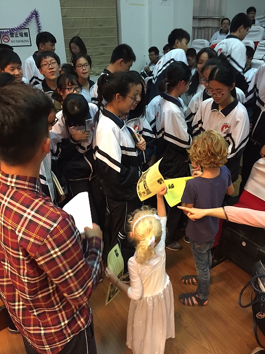 Lecture “How to build a livelong relationship with classical music” at Songjian Middle School