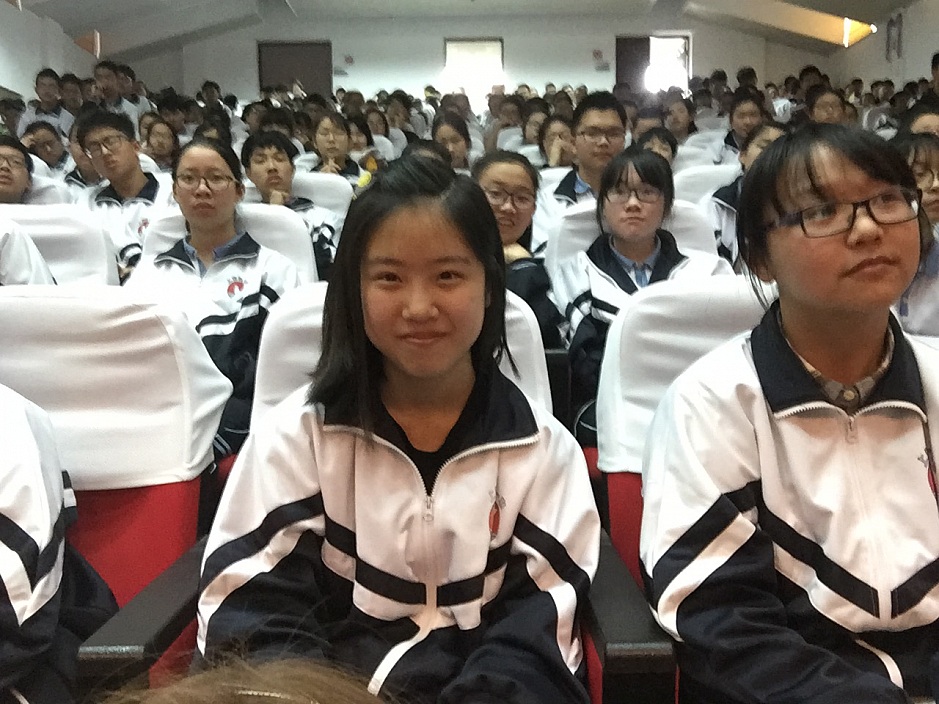 Lecture “How to build a livelong relationship with classical music” at Songjian Middle School